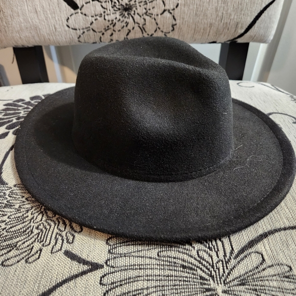 Fedora - Picture 3 of 5